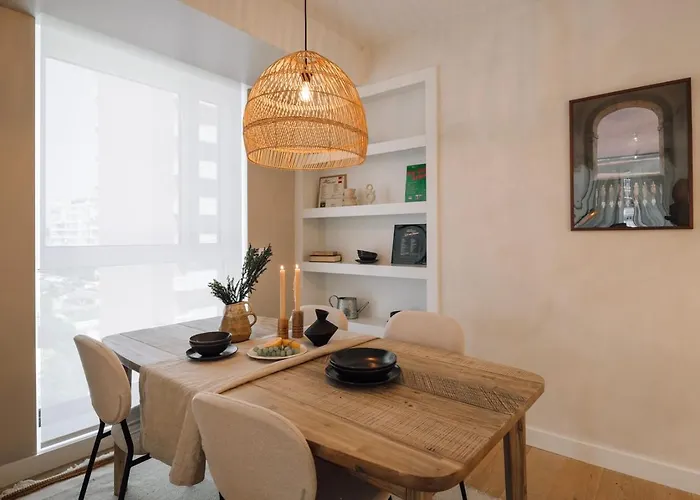 Terracina - 2 Bedrooms And Terrace In Campolide * Лиссабон