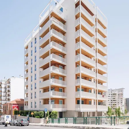 Terracina - 2 Bedrooms And Terrace In Campolide ליסבון