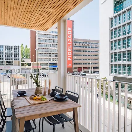 Daire Terracina - 2 Bedrooms And Terrace In Campolide Lisboa